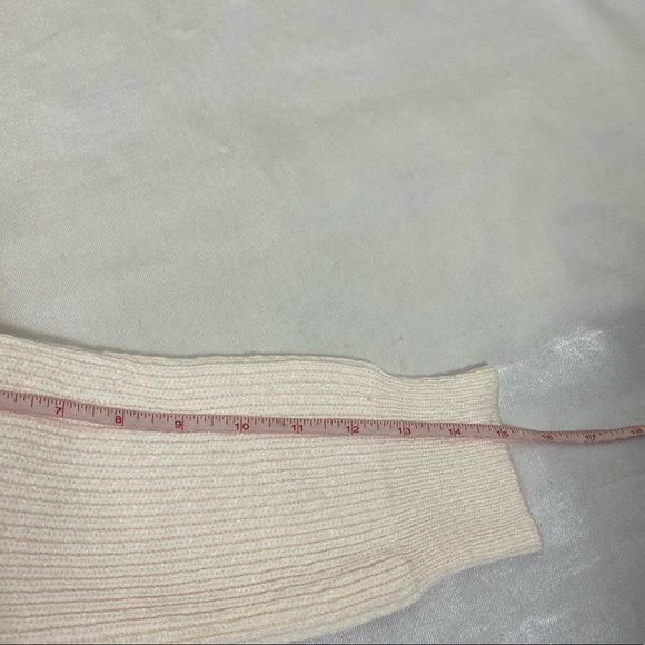 NEW Sweater M/L womens wrap white - Picture 5 of 6